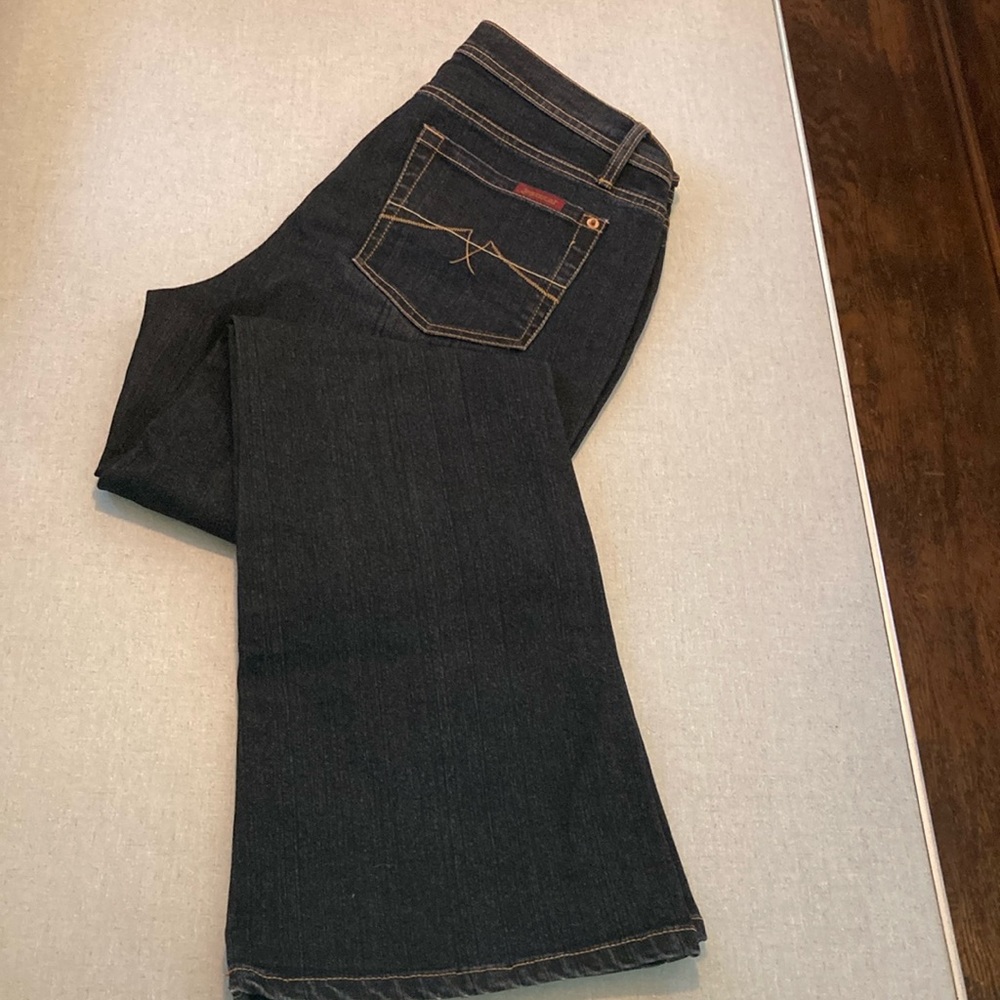 Elle Jeanstar, Women’s boot cut,  Dark Blue Jeans, size 10. Nice jeans.